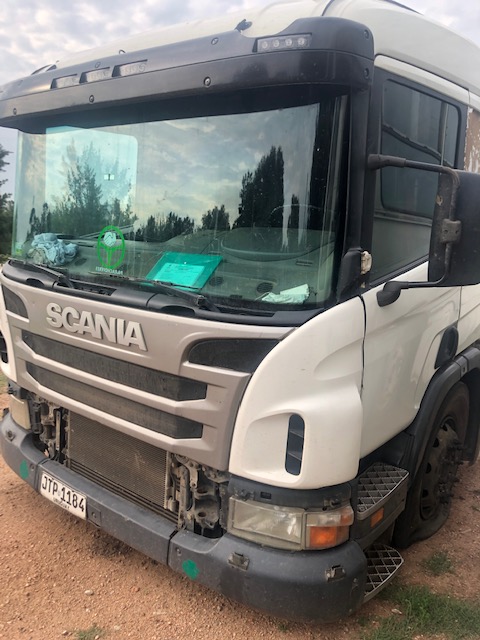 Camión tractor Scania y Semirremolque Montenegro
