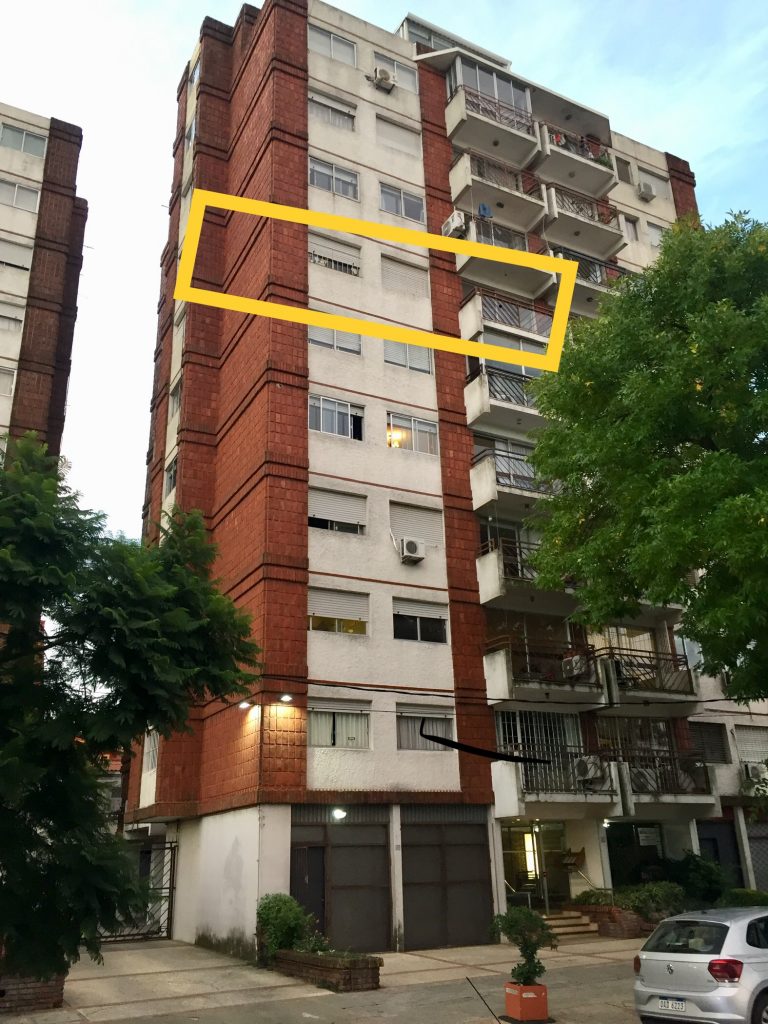 Remate BHU de apartamento de 3 dormitorios al frente en Emilio Raña 3023