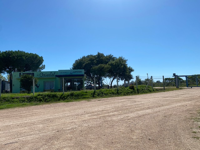 Terreno con construcciones en Camino Melilla, Ruta 102
