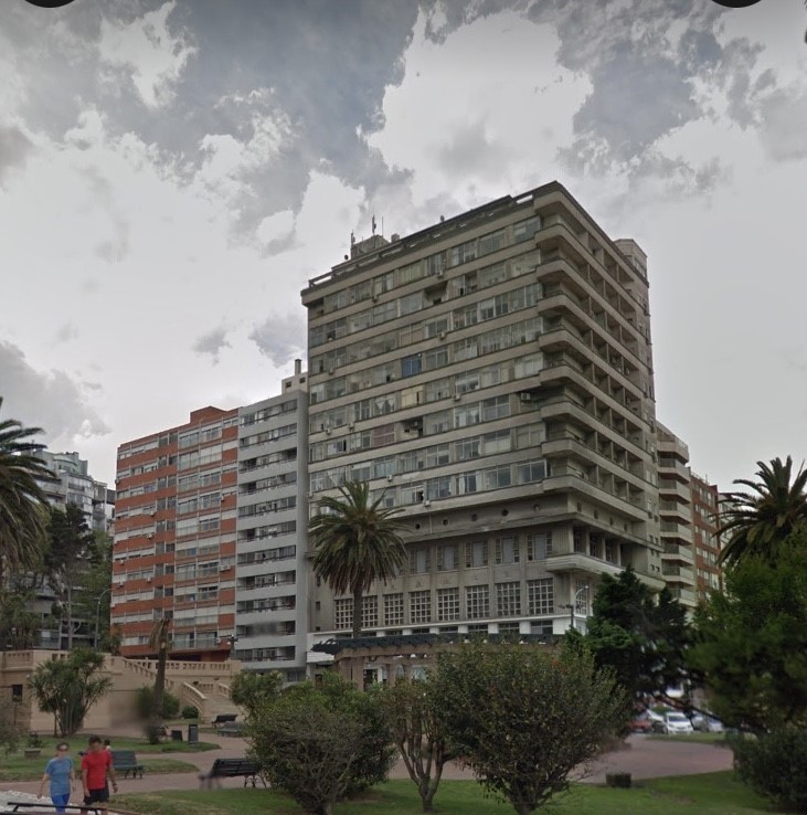 Apartamento en Edificio Rambla – Rambla Rep. del Perú 815