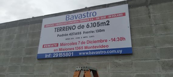 Terreno de 6.105 m2 en los accesos a Montevideo