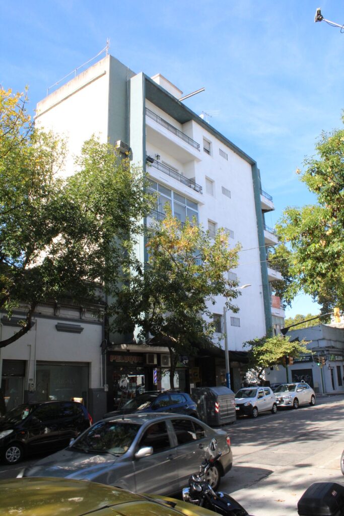 Apartamento de 2 dormitorios en Domingo Aramburú y José L. Terra
