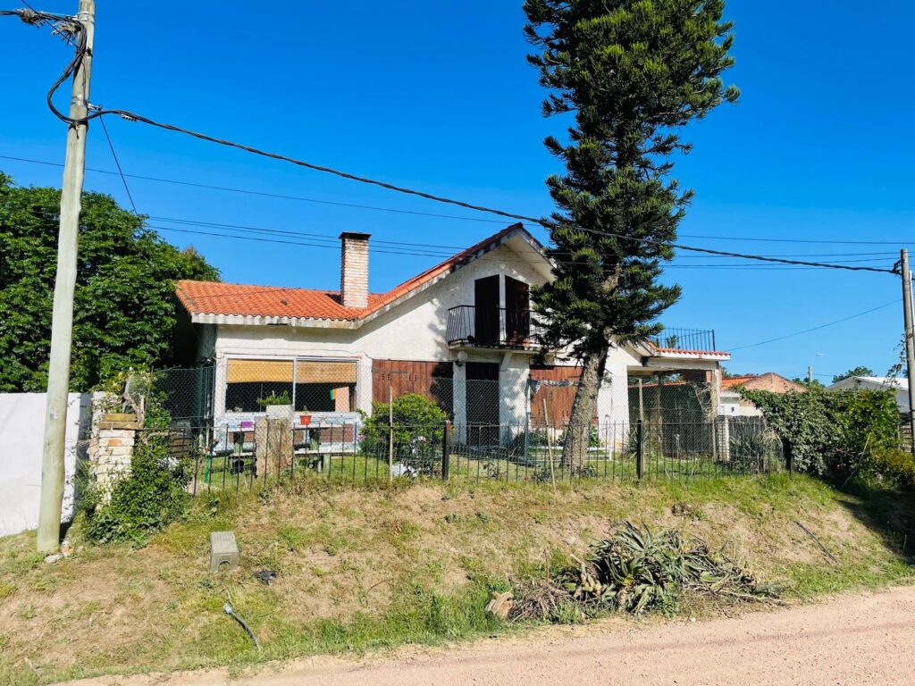 Linda casa en Solymar a 5 cuadras de la Rambla