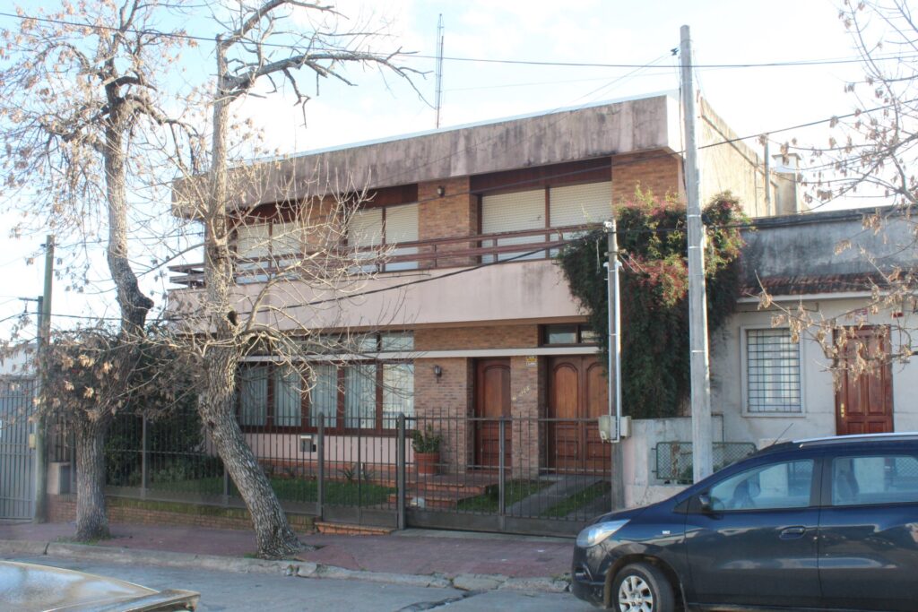 Paysandú, importante residencia en Gral. Artigas 1163