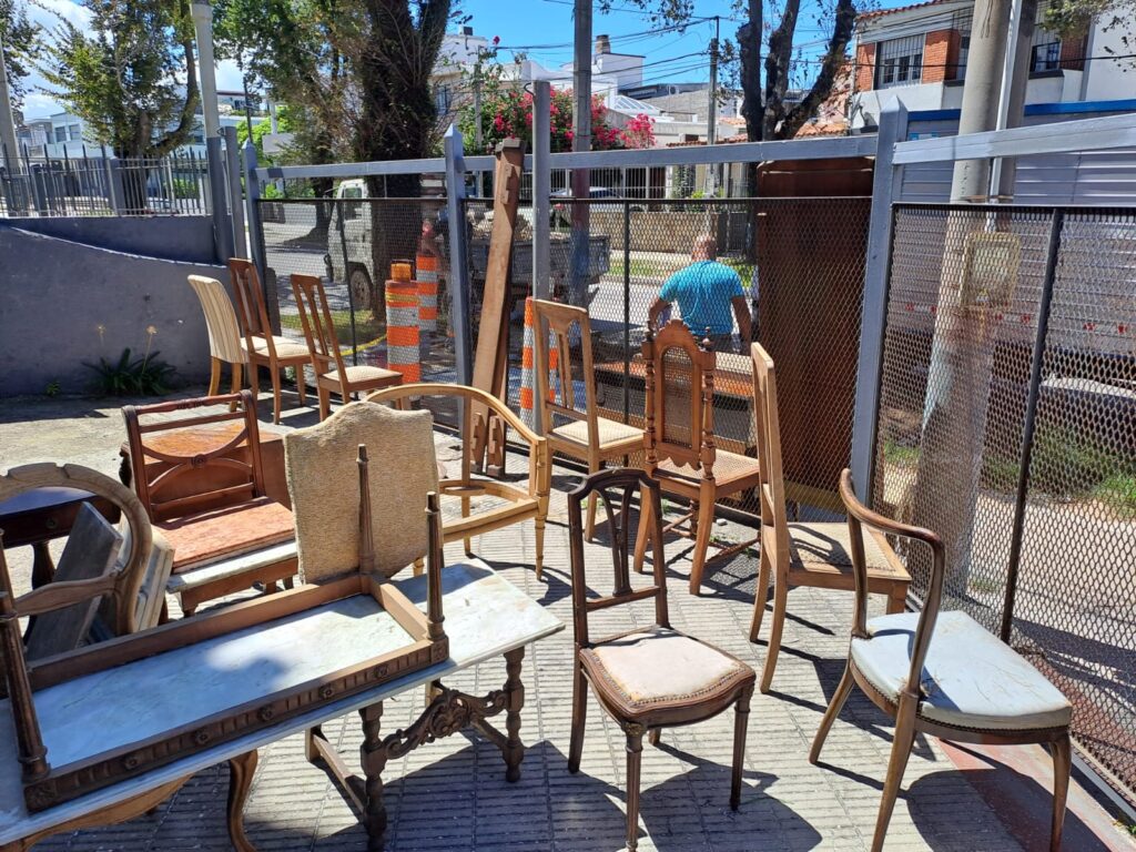 Cientos de lotes de muebles de estilo