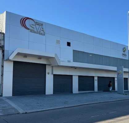 Moderno e importante local comercial en Avda. Gral. Flores 3821