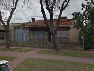 Buena casa en zona Antel Arena