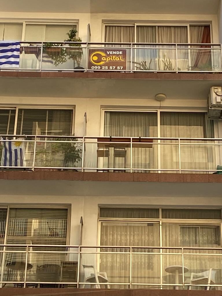 Excelente apartamento con garaje en Pocitos, casi Rambla