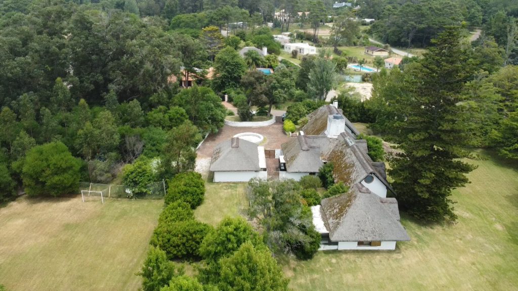 Remate oficial de excepcional inmueble en Punta del Este, Barrio Parque del Golf