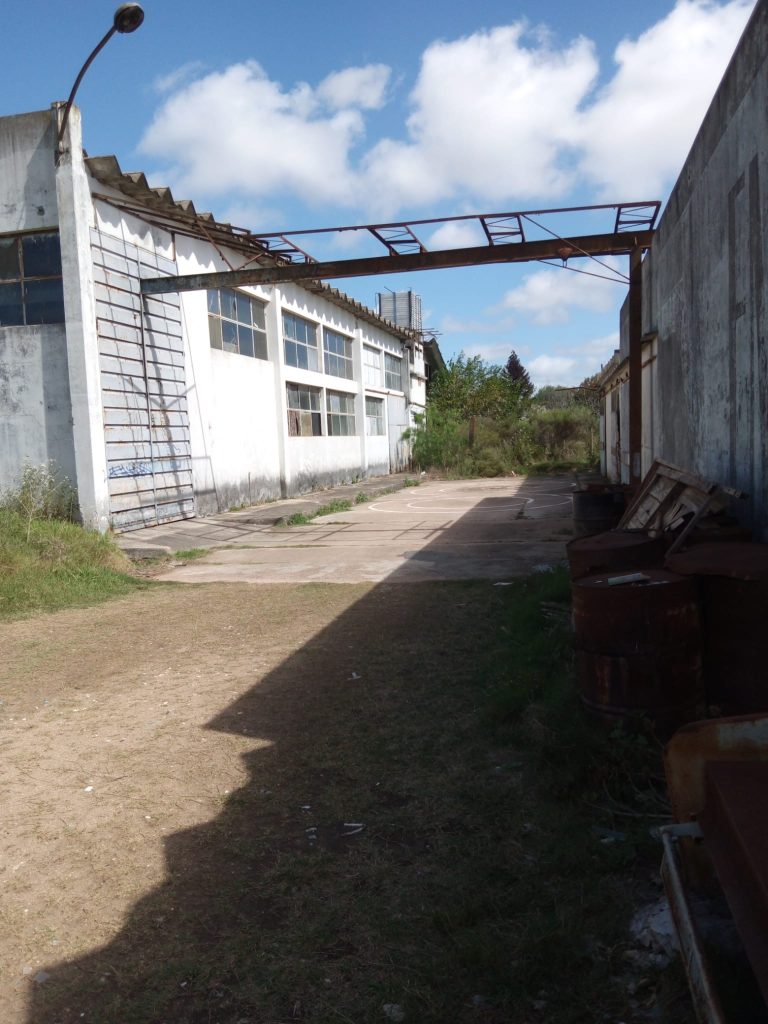 Oportunidad en Pando! Local de la ex fábrica de acrílico “Fanacril”