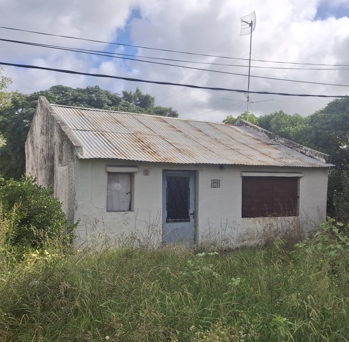 50% indiviso de inmueble en Puntas de Valdez a 3 cuadras de Ruta 1 vieja