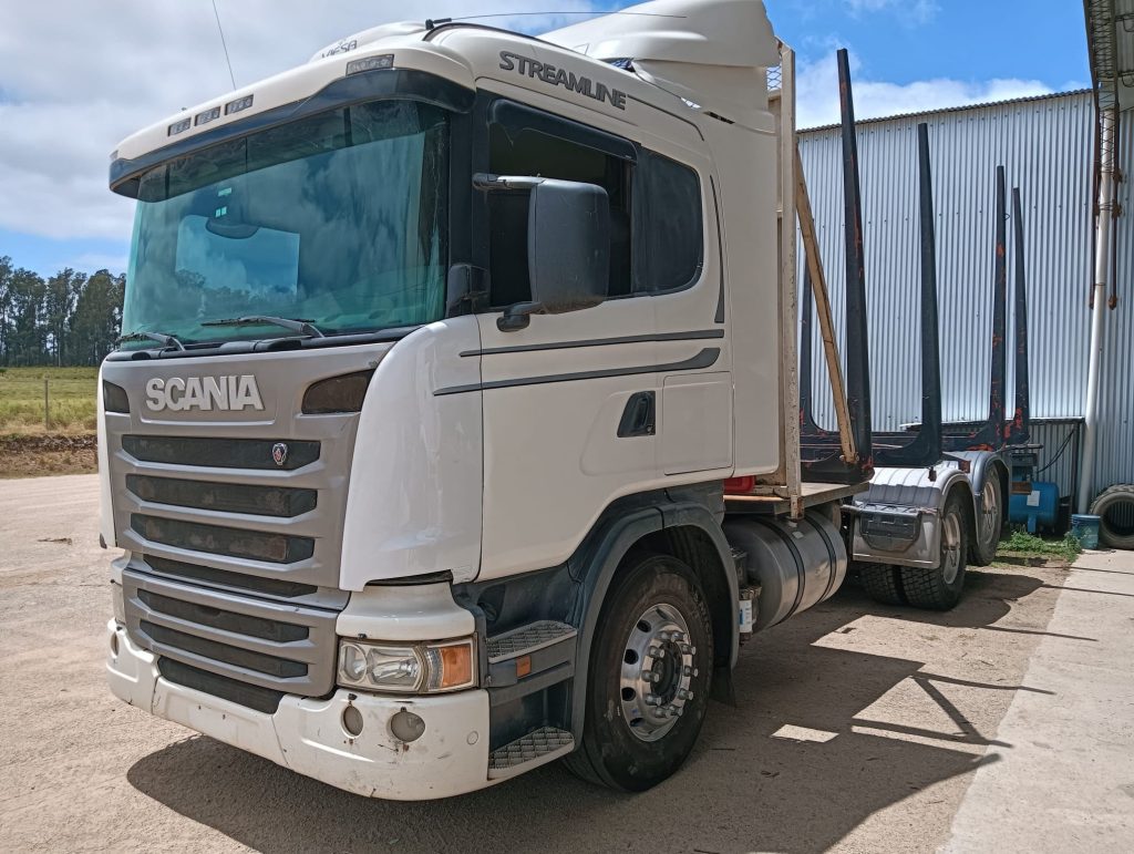 Camión forestal Scania G360B6x2