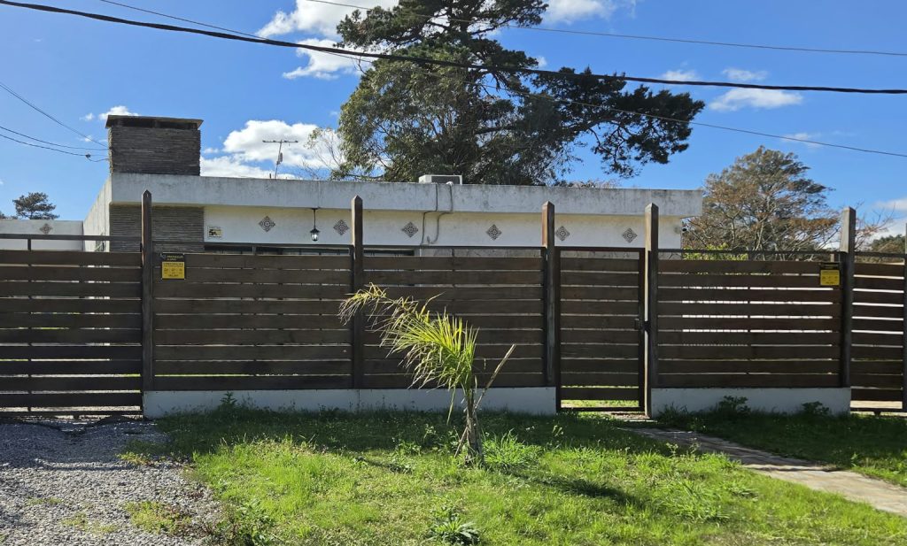 En Médanos de Solymar, una casa a 200 mts de la playa