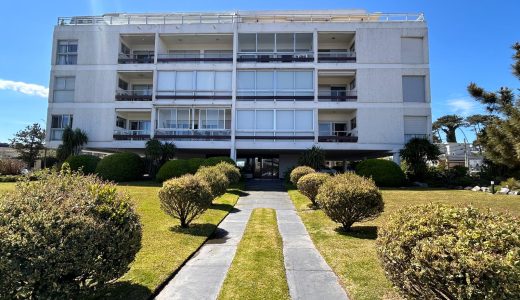 Apartamento en Punta del Este y casa en Flor de Maroñas